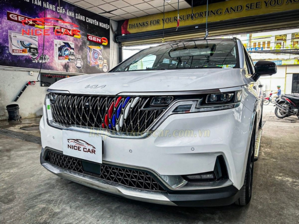 do-limousine-kia-carnival-2024-mau-moi-nhat-19
