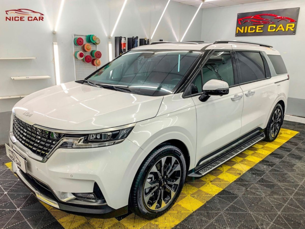 do-limousine-kia-carnival-2024-mau-moi-nhat-22