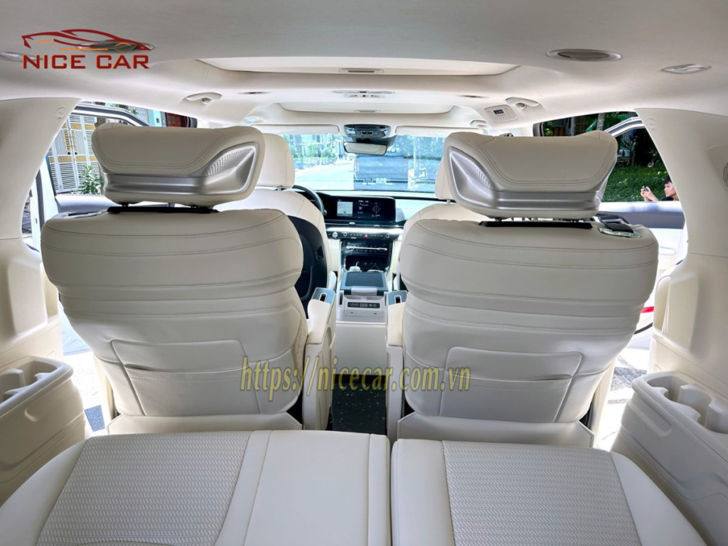 do-limousine-sedona-phien-ban-kem-tuoi-tan-3
