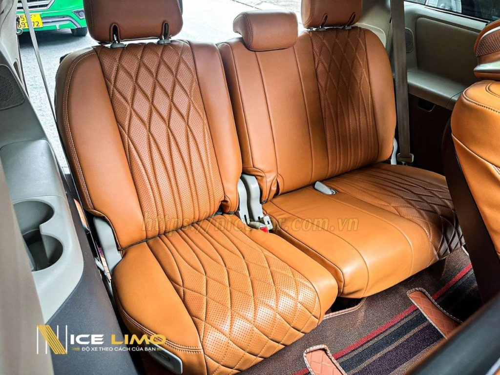Độ ghế hàng 3 Limousine Sienna bọc da như zin