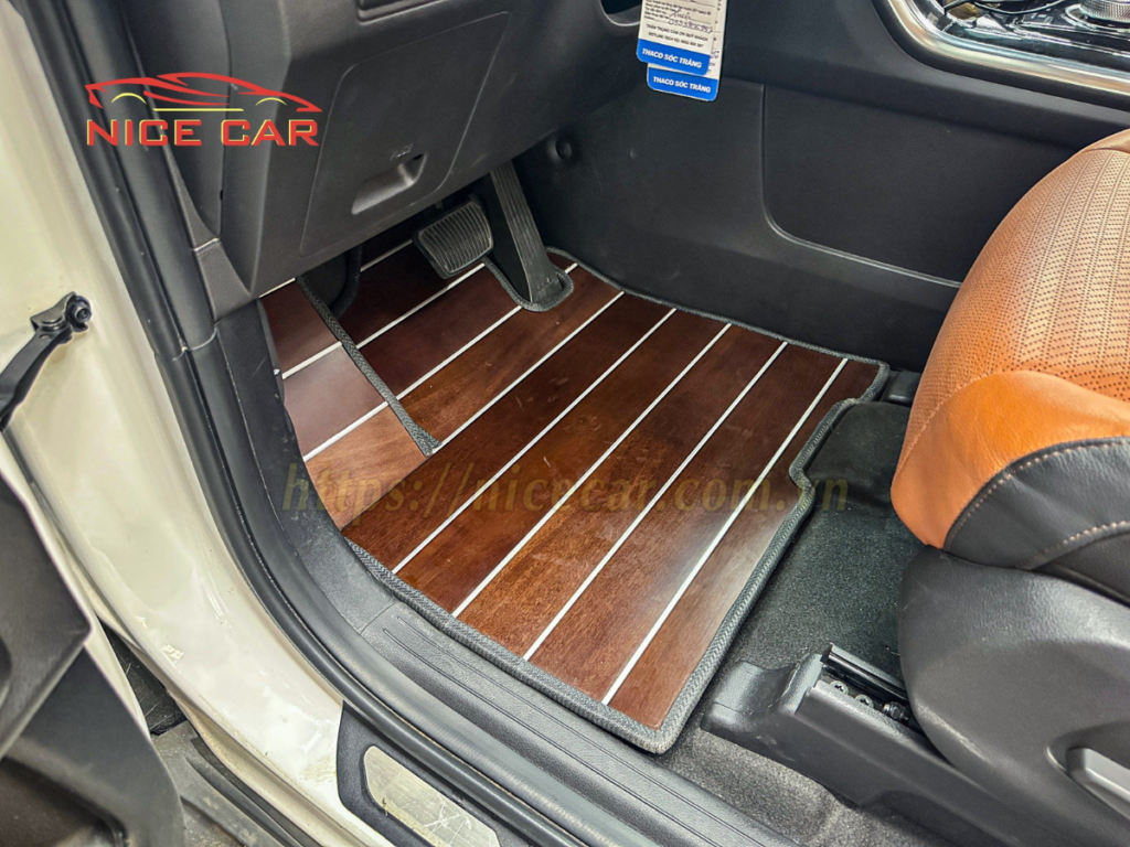 do-san-go-xe-Alphard-cao-cap-1